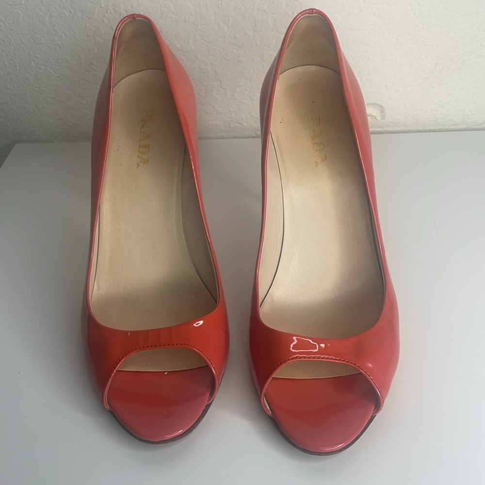 Preloved Authentic Prada peep toe patent leather heels orange/coral size 38 - Picture 2 of 9